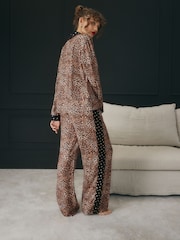 Rockett St George Satin-Pyjama mit durchgehender Knopfleiste - Image 5 of 12