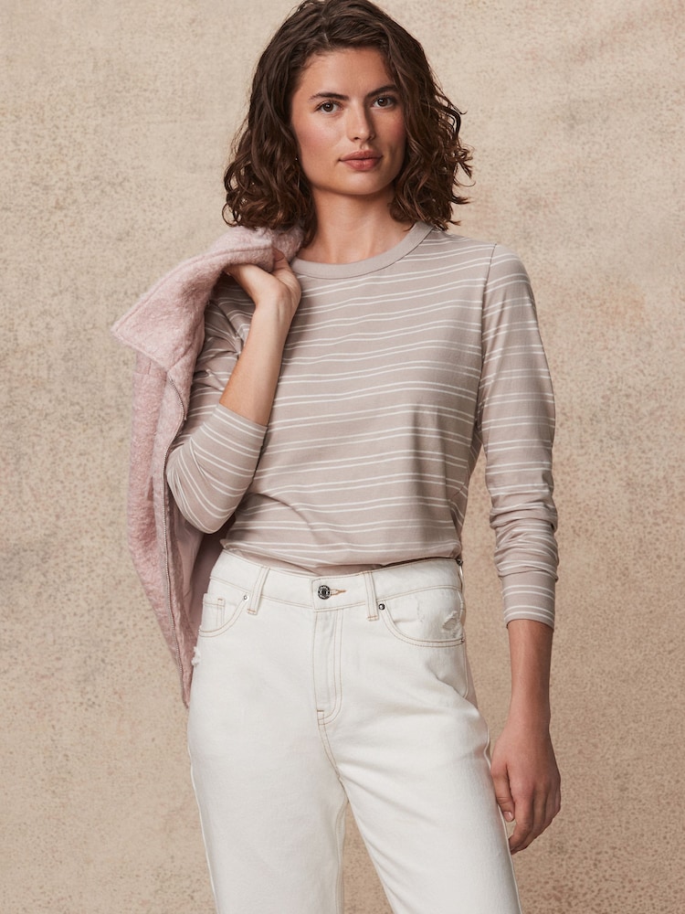 Neutrale Farbe - Essential Long Sleeve Crew Neck 100% Cotton T-Shirt - Bild 1 von 4 Neutrale Farbe - Essential Long Sleeve Crew Neck 100% Cotton T-Shirt - Bild 1 von 4