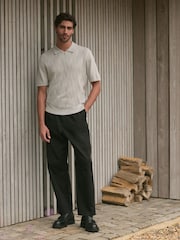رمادي ثلجي - Regular Fit Textured Knit Quarter Zip Polo Shirt - صورة 2 من 8