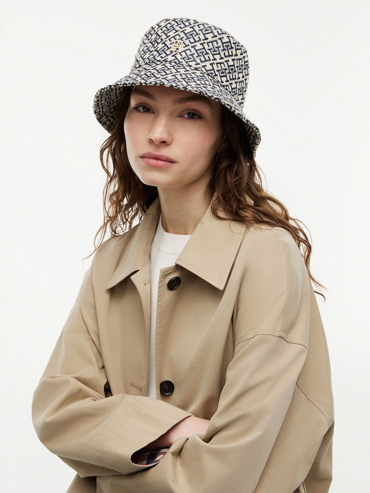 Tommy Hilfiger Monogram Jacquard Bucket Hat - Imagen 4 de 4 Tommy Hilfiger Monogram Jacquard Bucket Hat - Imagen 4 de 4