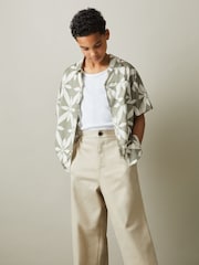 Reiss Sage Green Marabel 9-13 yrs Relaxed Printed Cuban Collar Shirt - Image 3 of 5