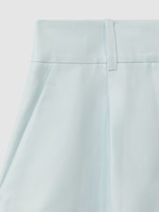 Reiss Blue Lori Viscose-Linen Front Pleat Suit Shorts - Image 6 of 6