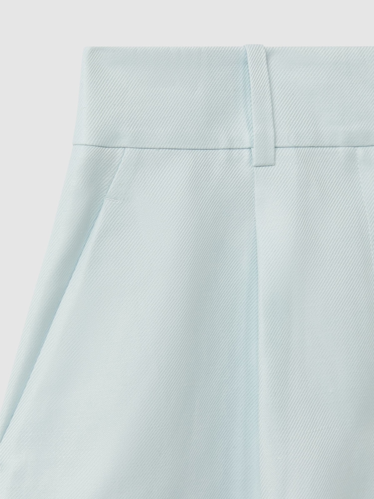 Reiss Blue Lori Viscose-Linen Front Pleat Suit Shorts - Image 6 of 6