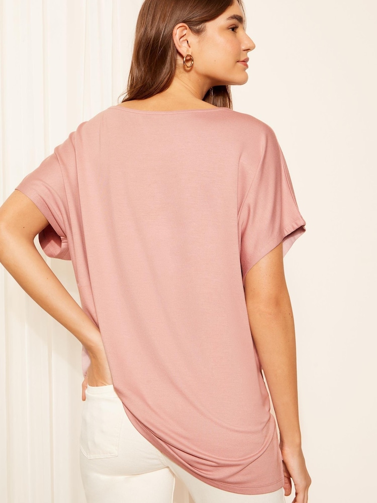 Pink - Friends Like These Kurzärmelige Tunika aus weichem Jersey mit U-Boot-Ausschnitt - Bild 4 von 4 Pink - Friends Like These Kurzärmelige Tunika aus weichem Jersey mit U-Boot-Ausschnitt - Bild 4 von 4
