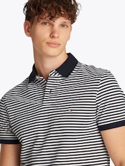 أزرق داكن - قميص بولو قابل للتمدد بتصميم مستوحى من 1985 تلبيس قياسي من Tommy Hilfiger - صورة 5 من 8