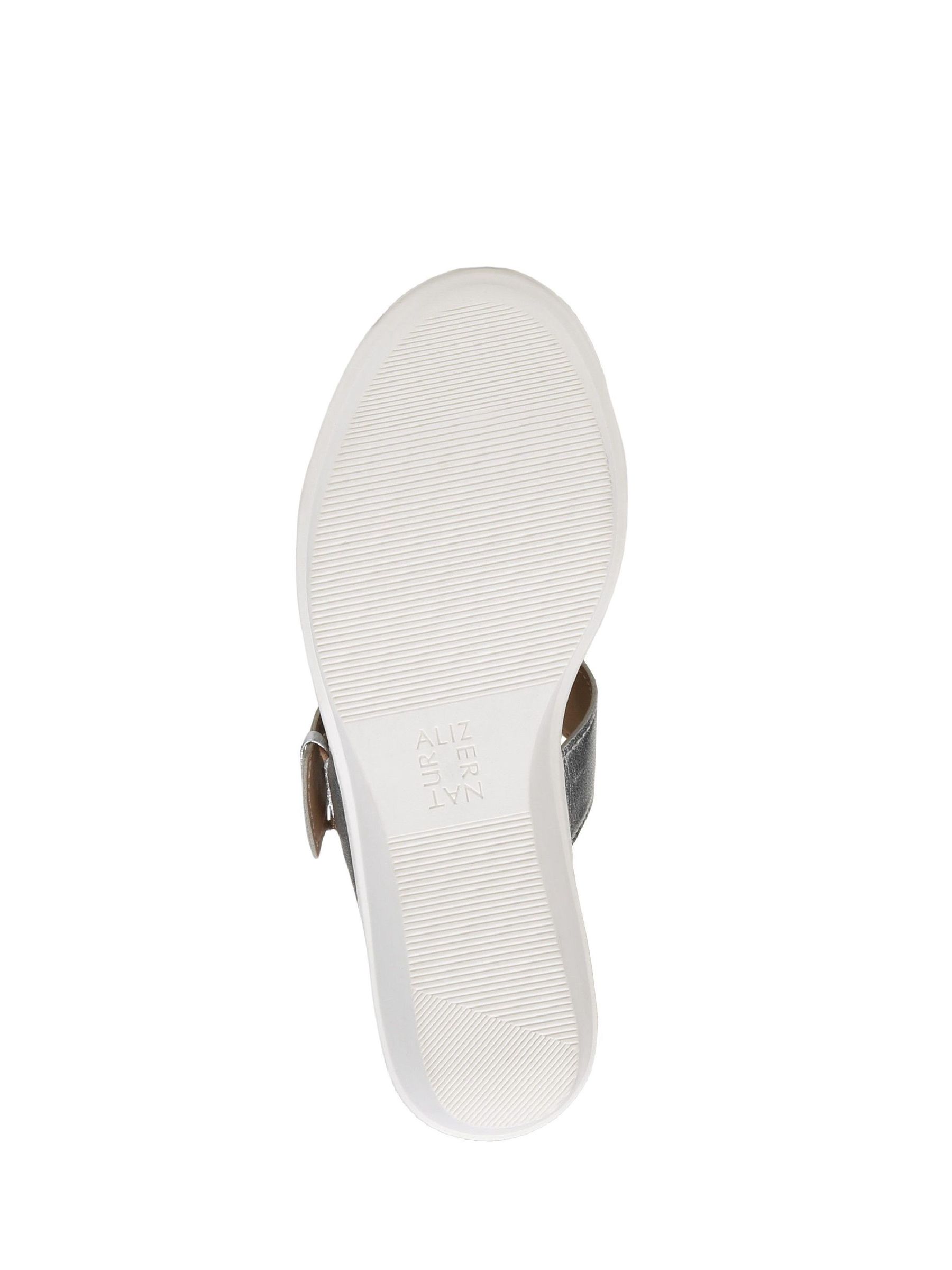 White sandals naturalizer top