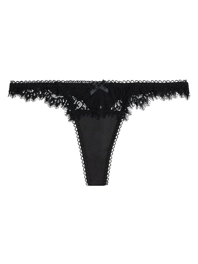 أسود - سروال داخلي رفيع دانتيل Faye من Victoria's Secret - صورة 4 من 4 أسود - سروال داخلي رفيع دانتيل Faye من Victoria's Secret - صورة 4 من 4