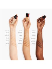 Shiseido Synchro Skin Radiant Lifting Foundation - Image 5 of 5