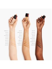 Shiseido Synchro Skin Radiant Lifting Foundation - Image 5 of 5
