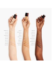 Shiseido Synchro Skin Radiant Lifting Foundation - Image 5 of 5