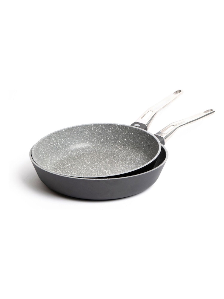 Masterclass Set of 2 Non-Stick Cast Aluminium Frying Pans - 3şəkildən 3 şəkil Masterclass Set of 2 Non-Stick Cast Aluminium Frying Pans - 3şəkildən 3 şəkil