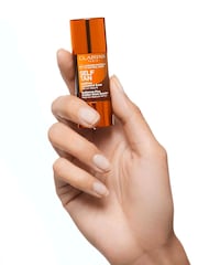 Clarins Radiance-Plus Golden Glow Booster for Face 15ml - Image 4 of 5