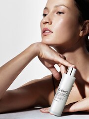 ELEMIS Dynamic Resurfacing Skin Smoothing Essence 100ml - Image 4 of 4
