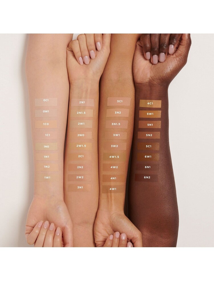 Laura Mercier Flawless Lumière Radiance Perfecting Foundation - Image 3 of 3 Laura Mercier Flawless Lumière Radiance Perfecting Foundation - Image 3 of 3