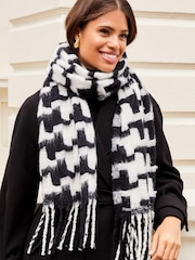 Lipsy Black/White Super Soft Chunky Brushed Large Scarf - Image 1 of 4