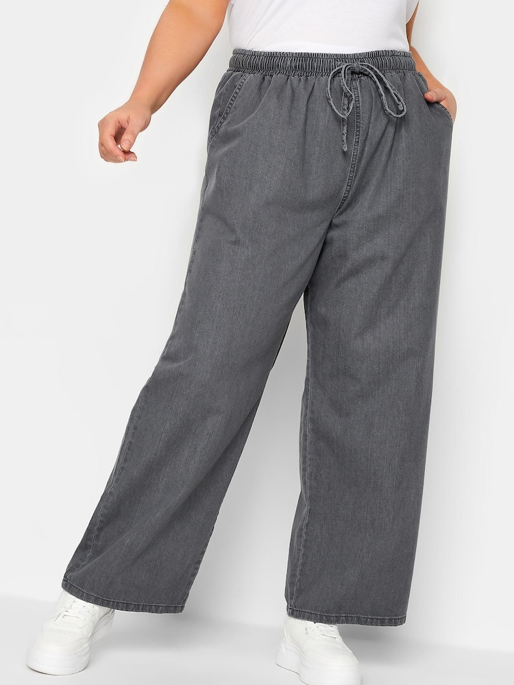 Schwarz - Yours Curve Pull-on-Jeans mit weitem Bein - Bild 1 von 4 Schwarz - Yours Curve Pull-on-Jeans mit weitem Bein - Bild 1 von 4