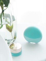 FOREO LUNA 4 Mini in Arctic Blue - Image 4 of 5
