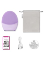 FOREO LUNA 4 Smart Facial Cleansing  Firming Massage Device, Sensitive Skin - Image 4 of 5