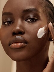 Estée Lauder Revitalizing Supreme+ Youth Power Creme Moisturiser 30ml - Image 3 of 5