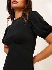 Lipsy Jersey-Minikleid mit Puffärmeln und Unterbrustband - Bild 4 von 4