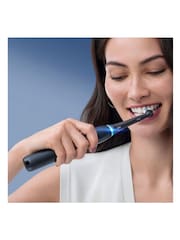 Oral-B iO8 Black Onyx Ultimate Clean Electric Toothbrush - Image 3 of 5