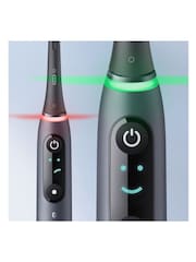 Oral-B iO8 Black Onyx Ultimate Clean Electric Toothbrush - Image 4 of 5