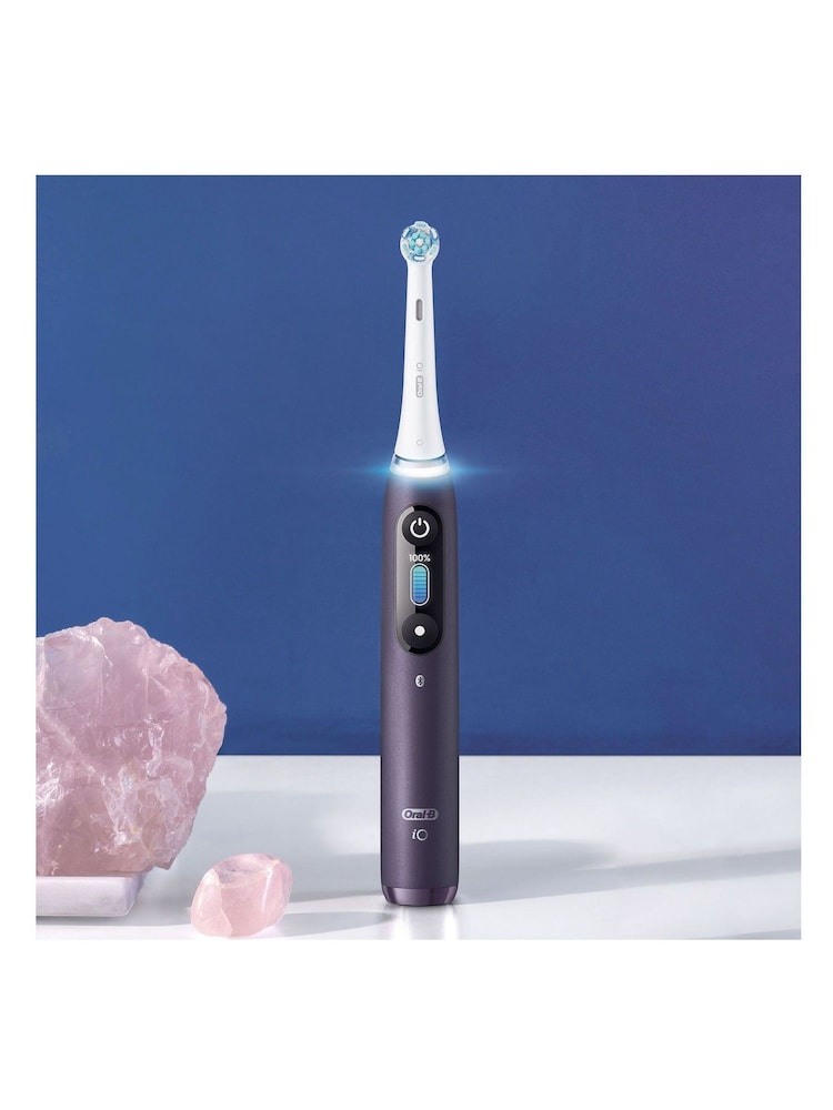 Oral-B iO8 Violet Ametrine Ultimate Clean Electric Toothbrush - Image 2 of 4