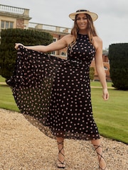 Style Cheat X Luisa Zissman Black Luisa Belted Pleated Maxi Dress - Image 2 of 5