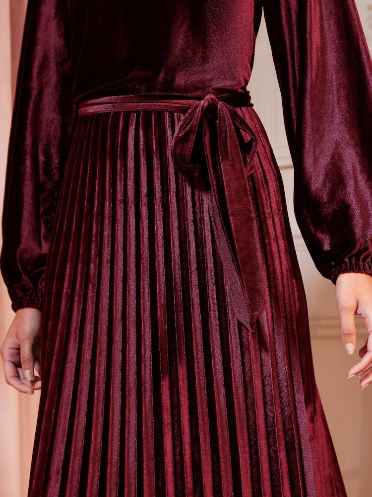 Love & Roses Berry Red Velvet Hankie Hem Long Sleeve Pleated Midi Dress - Image 4 of 4