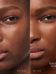 Yves Saint Laurent Touche Éclat Le Teint Foundation SPF22 - Image 3 of 5