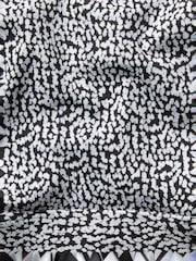 Athleta Black/White D-DD Cup Ultimate Medium Impact Sports Bra - Image 5 of 5