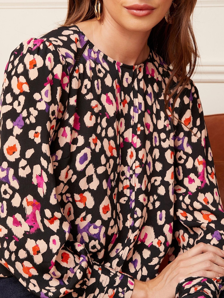 Love & Roses Black Animal Long Sleeve Blouse With Central Pintuck Details - Image 4 of 4