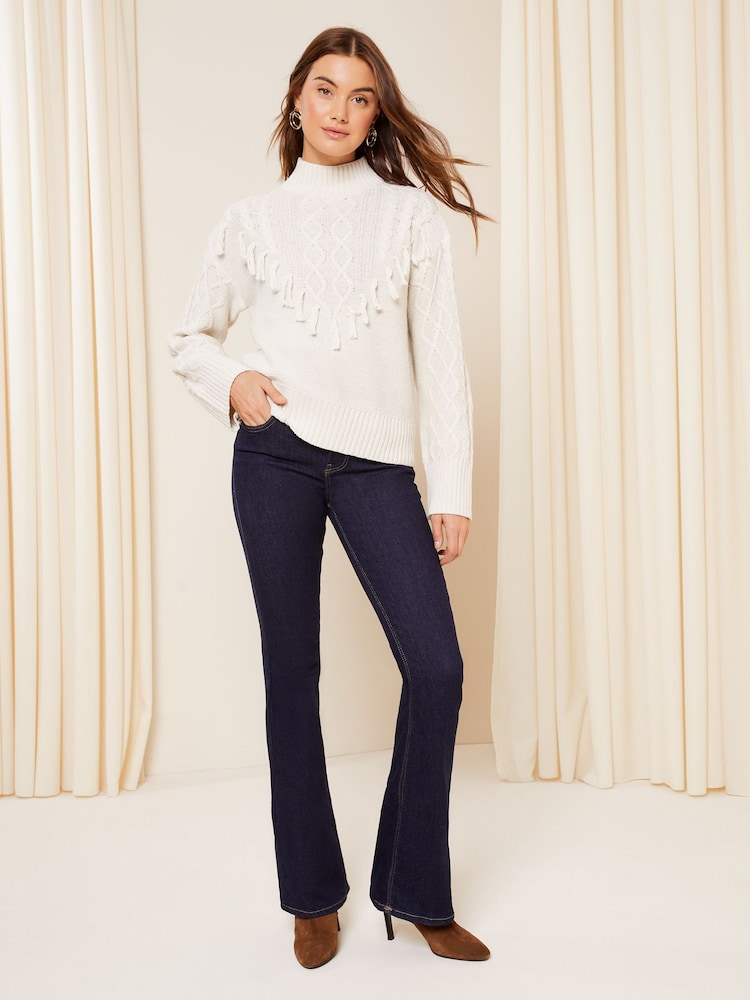 Friends Like These Hochgeschlossener Pullover aus Kabelstrick mit Fransen - Bild 2 von 4