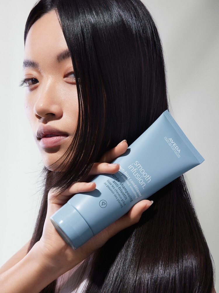 Aveda Smooth Infusion Anti Frizz Conditioner 200ml - Image 2 of 2