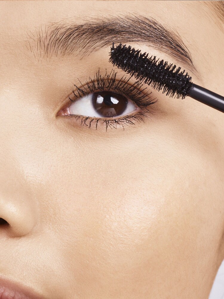 Laura Mercier Caviar Volume Panoramic Mascara - Image 2 of 5