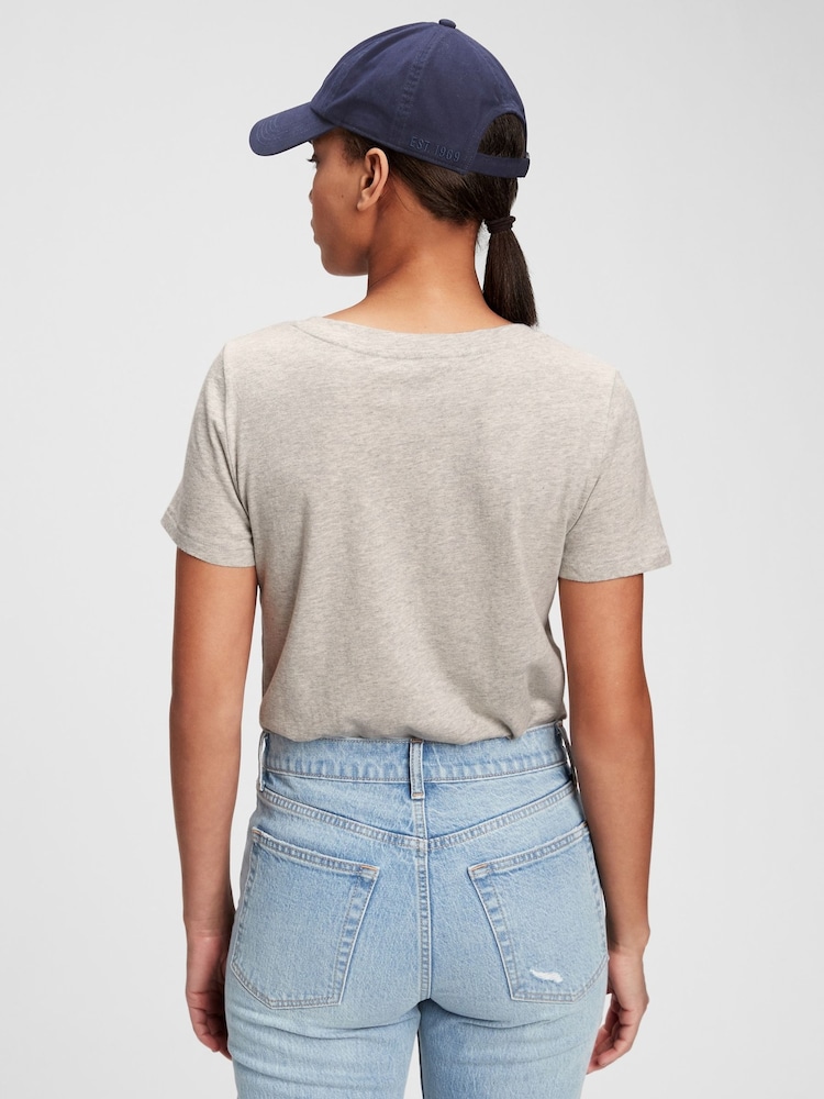 Gap Grey Vintage V Neck Short Sleeve T-Shirt - Image 2 of 4 Gap Grey Vintage V Neck Short Sleeve T-Shirt - Image 2 of 4