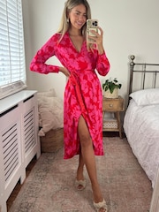 Розовый/красный - Двустороннее платье миди 2 в 1 с запахом Style Cheat Fergie - Image 1 of 5