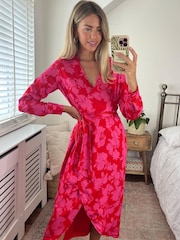 Розовый/красный - Двустороннее платье миди 2 в 1 с запахом Style Cheat Fergie - Image 3 of 5