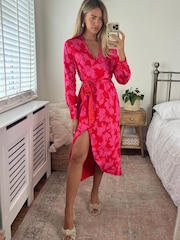 Розовый/красный - Двустороннее платье миди 2 в 1 с запахом Style Cheat Fergie - Image 5 of 5