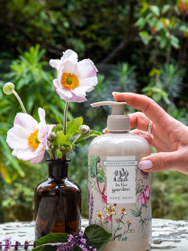 Heathcote & Ivory In The Garden Hand Wash - Image 2 of 4