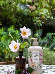Heathcote & Ivory In The Garden Hand Wash - Image 4 of 4