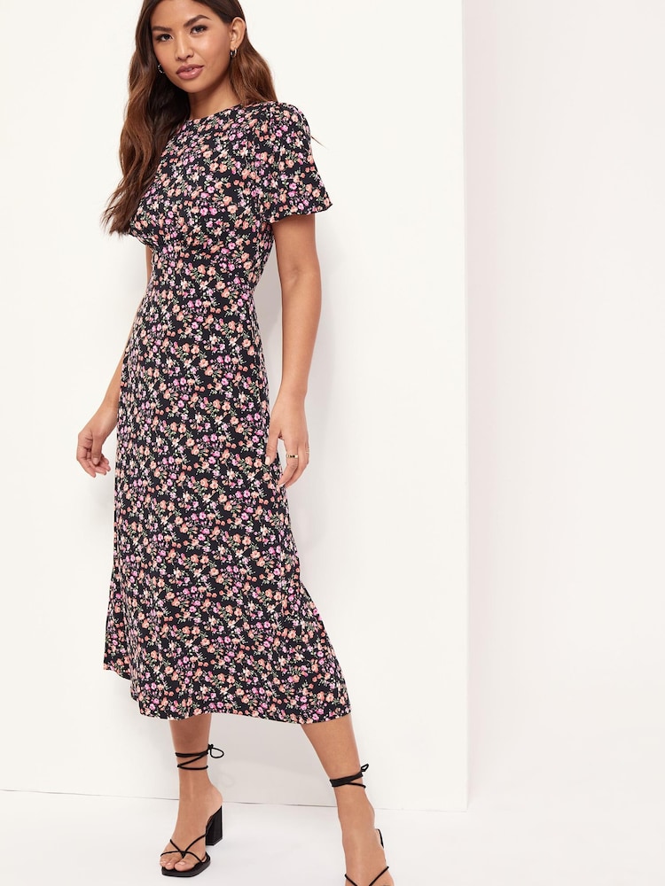 Lipsy Floral Petite Jersey Puff Short Sleeve Underbust Midi Dress - Image 1 of 4 Lipsy Floral Petite Jersey Puff Short Sleeve Underbust Midi Dress - Image 1 of 4
