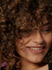 Bumble and bumble Curl Anti Humidity Gel Oil 150ml - Image 4 of 5