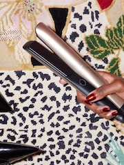 ghd Platinum+ Limited Edition  Hair Straighteners in Champagne Gold - Image 4 of 5