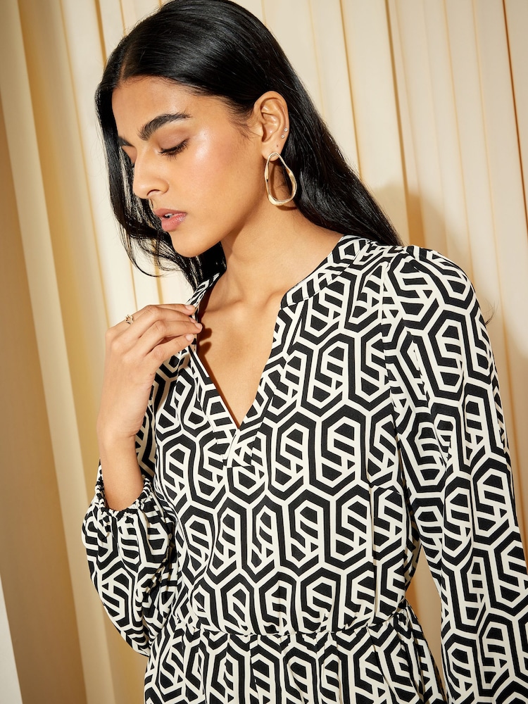Friends Like These Black/White Geo Tiered Long Sleeve V Neck Midi Shirt Dress - Image 2 of 4