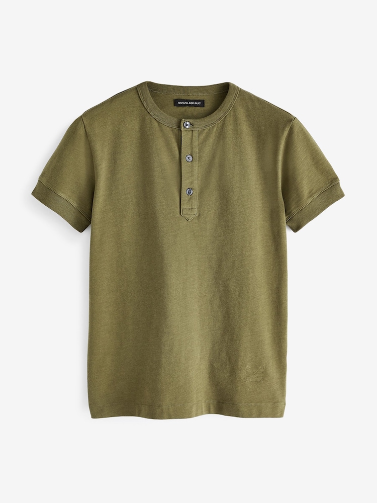 Banana Republic Khaki Green Rugged Slub Henley T-Shirt - Image 4 of 4 Banana Republic Khaki Green Rugged Slub Henley T-Shirt - Image 4 of 4