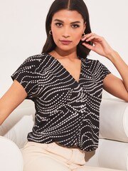 Lipsy Mono Spot Printed Jersey V Neck T-Shirt - Image 1 of 4