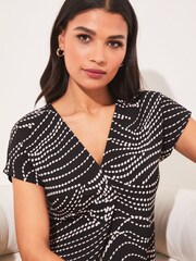 Lipsy Mono Spot Printed Jersey V Neck T-Shirt - Image 4 of 4