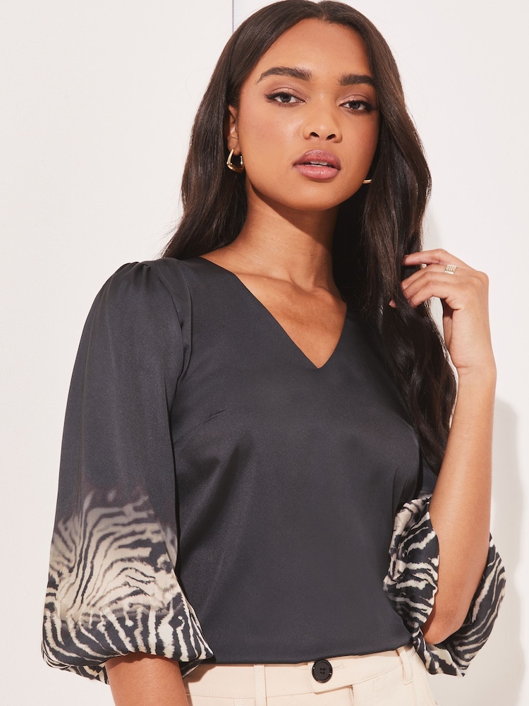Lipsy Black V Neck 3/4 Puff Sleeve Print Top - Image 4 of 4 Lipsy Black V Neck 3/4 Puff Sleeve Print Top - Image 4 of 4