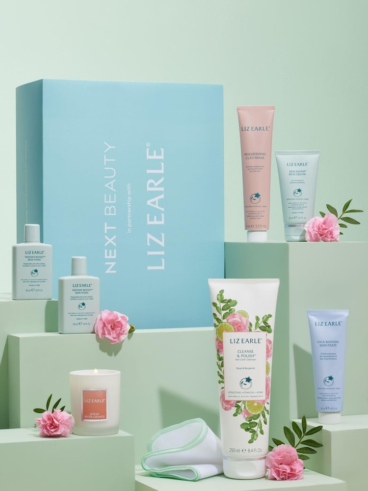Liz Earle Winter Heroes Beauty Box (Worth Over £127) - Image 1 of 1 Liz Earle Winter Heroes Beauty Box (Worth Over £127) - Image 1 of 1